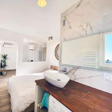 2p Moderne Avec Terrasse Et Vue Apartamento Antibes